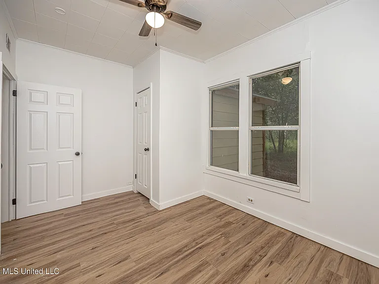 4406 Richard St — Photo 30