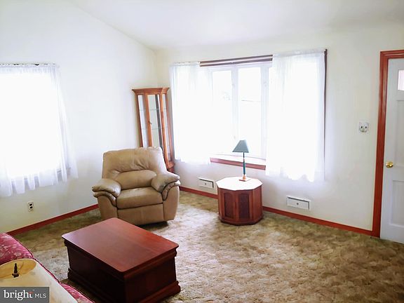 3rd image of 210 Donnelly Ave