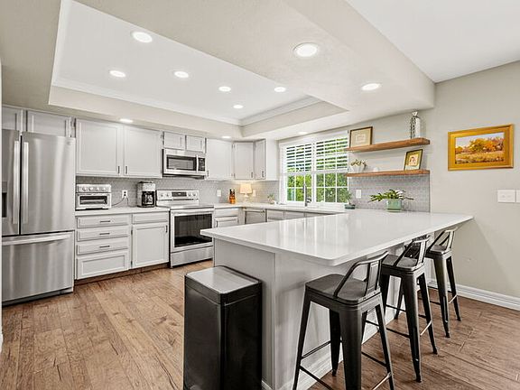 5th image of 8040 S Jasmine Cir