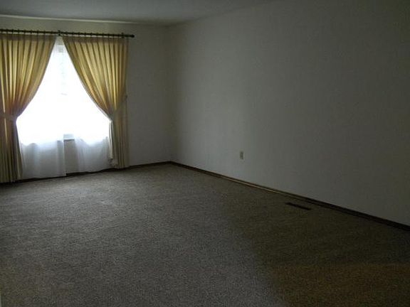 3rd image of 6638 Morrow Dr