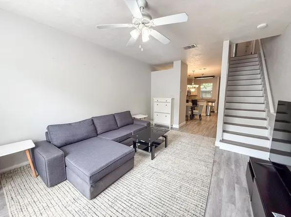 3584 SW 30th Way, Gainesville, FL