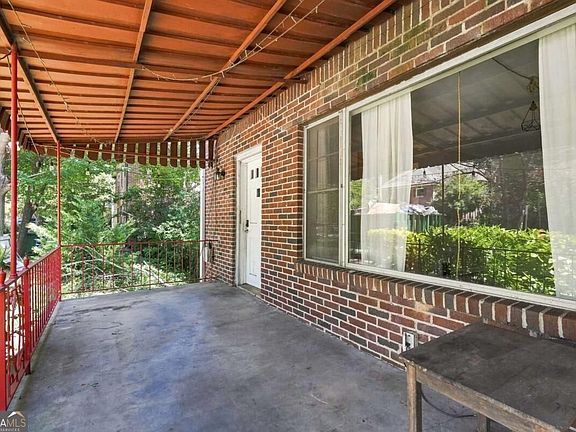3rd image of 1515 Beech Valley Way NE
