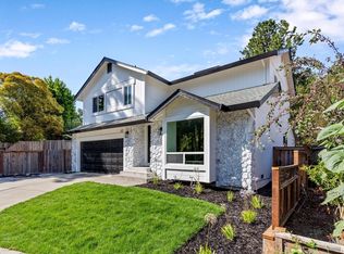 2174 Warwick Dr, Santa Rosa, CA 95405