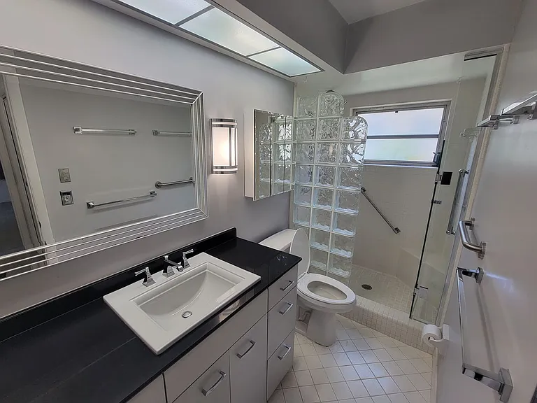 1657 S Lake Ave #3 — Photo 9