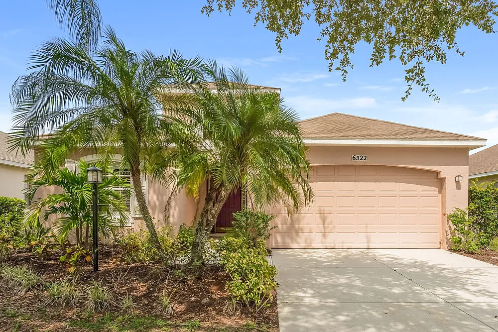 3 bed, 2.0 bath, 2073 sqft, $2,985 — Photo 1