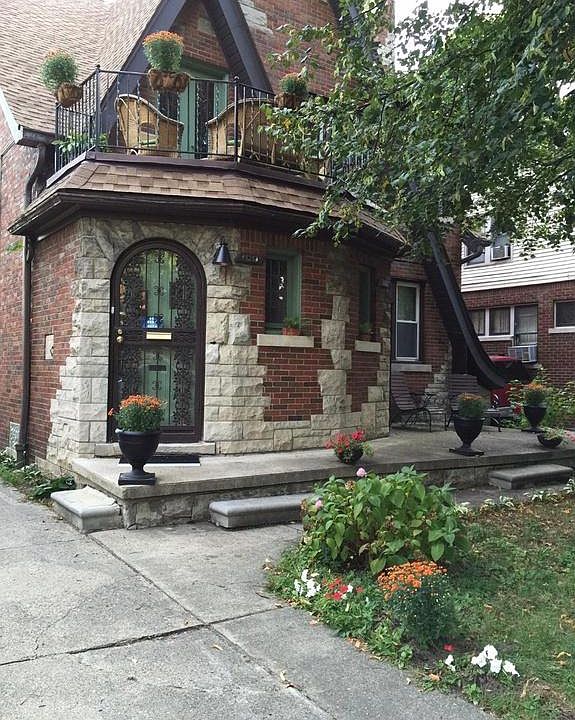 Welcome to 5251 Kensington Ave, 
Detroit, MI 48224
In Desirable East English Village