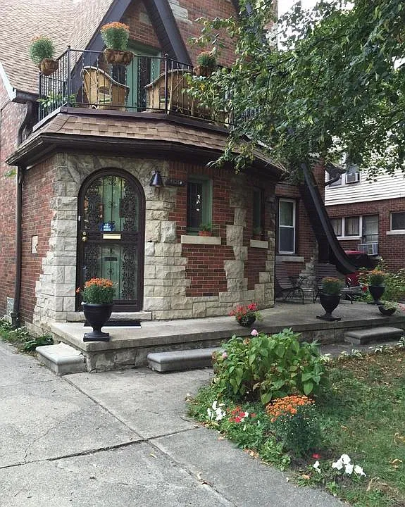Welcome to 5251 Kensington Ave, 
Detroit, MI 48224
In Desirable East English Village