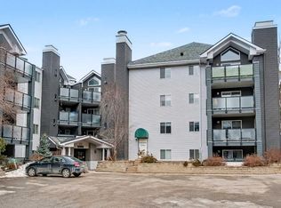 10 E Sierra Morena Mews SW #120, Calgary, AB T3H 3K5