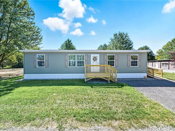 69 Summit Rd #204, Greenville, PA 16125