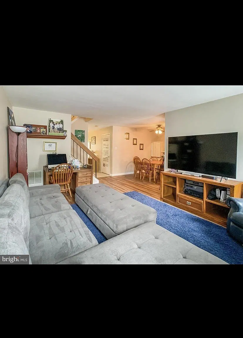 3 bed, 2.5 bath, 1676 sqft, $3,300 — Photo 4