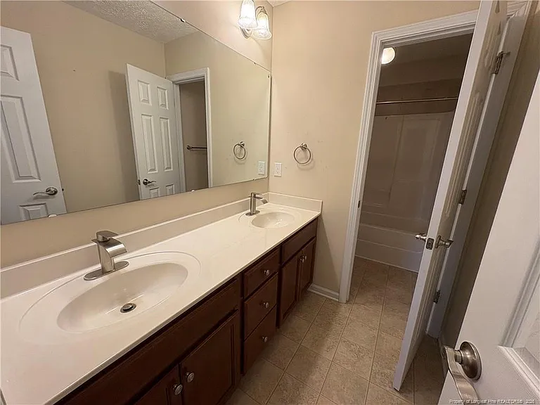 4007 Beaubien Dr — Photo 27