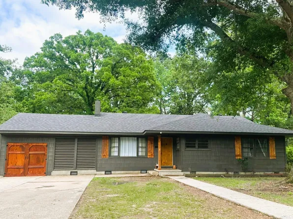 803 Maple St, Crossett, AR 71635