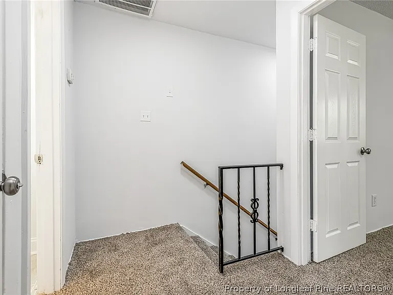 2326 Barrington Cir — Photo 28