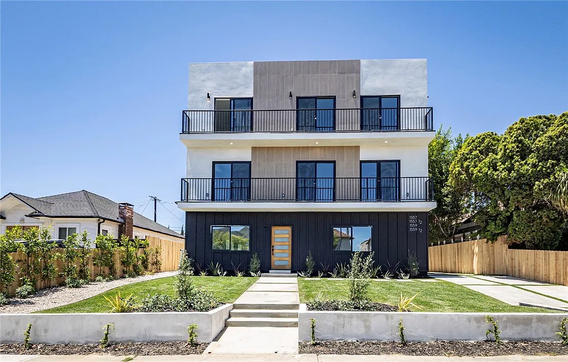 2 bed, 763 sqft, $2,668 — Photo 1