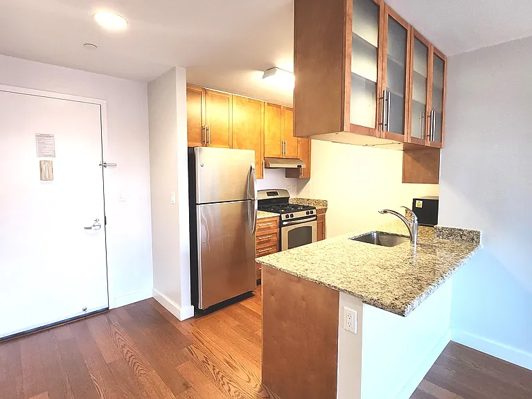 4022 College Point Blvd #10P — Photo 2