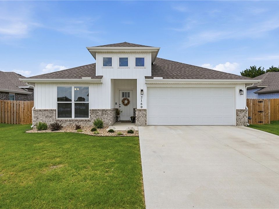 1st image of 2160 Bluebonnet Ln