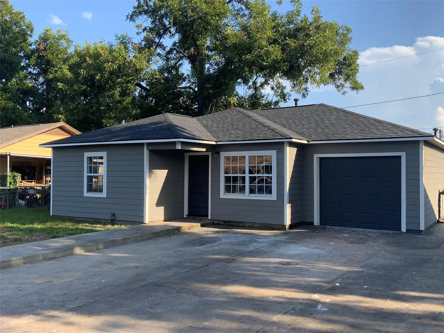 3 bed, 1082 sqft, $1,725 — Photo 4