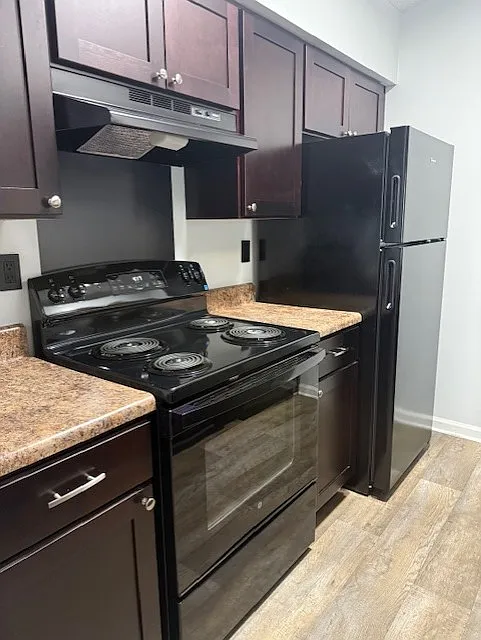3 bed, 1100 sqft, $1,650 — Photo 4