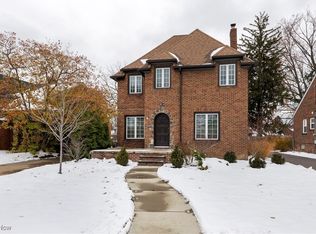 15518 Lydian Ave, Cleveland, OH 44111