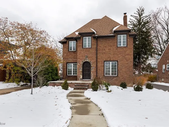 15518 Lydian Ave, Cleveland, OH 44111