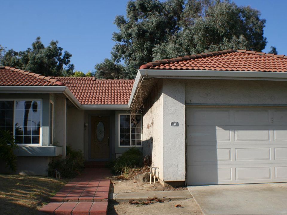 1st image of 143 Cadwell Ct