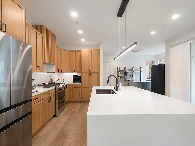 809 Brickyard Ln — Photo 12