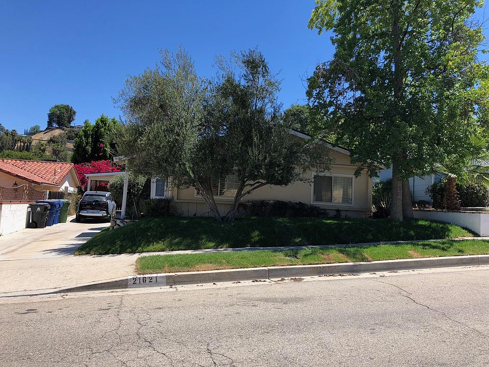 1st image of 21621 Mulholland Dr
