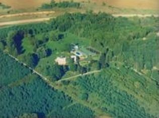 2440 E River Rd, Freeport, IL 61032