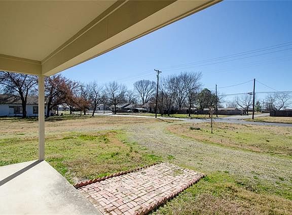 2nd image of 604 N Goodman Ave