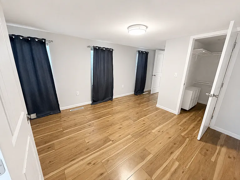 1139 Powell Ave — Photo 10