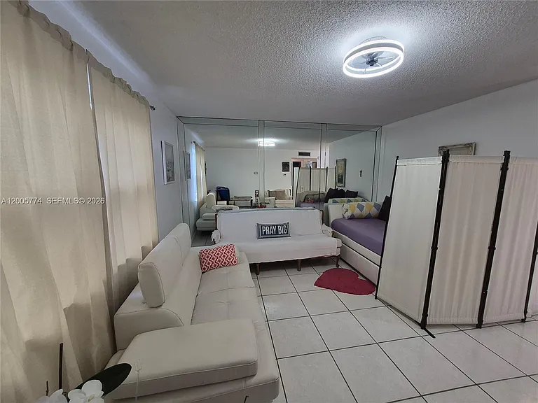 415 NE 2nd St #202 — Photo 17
