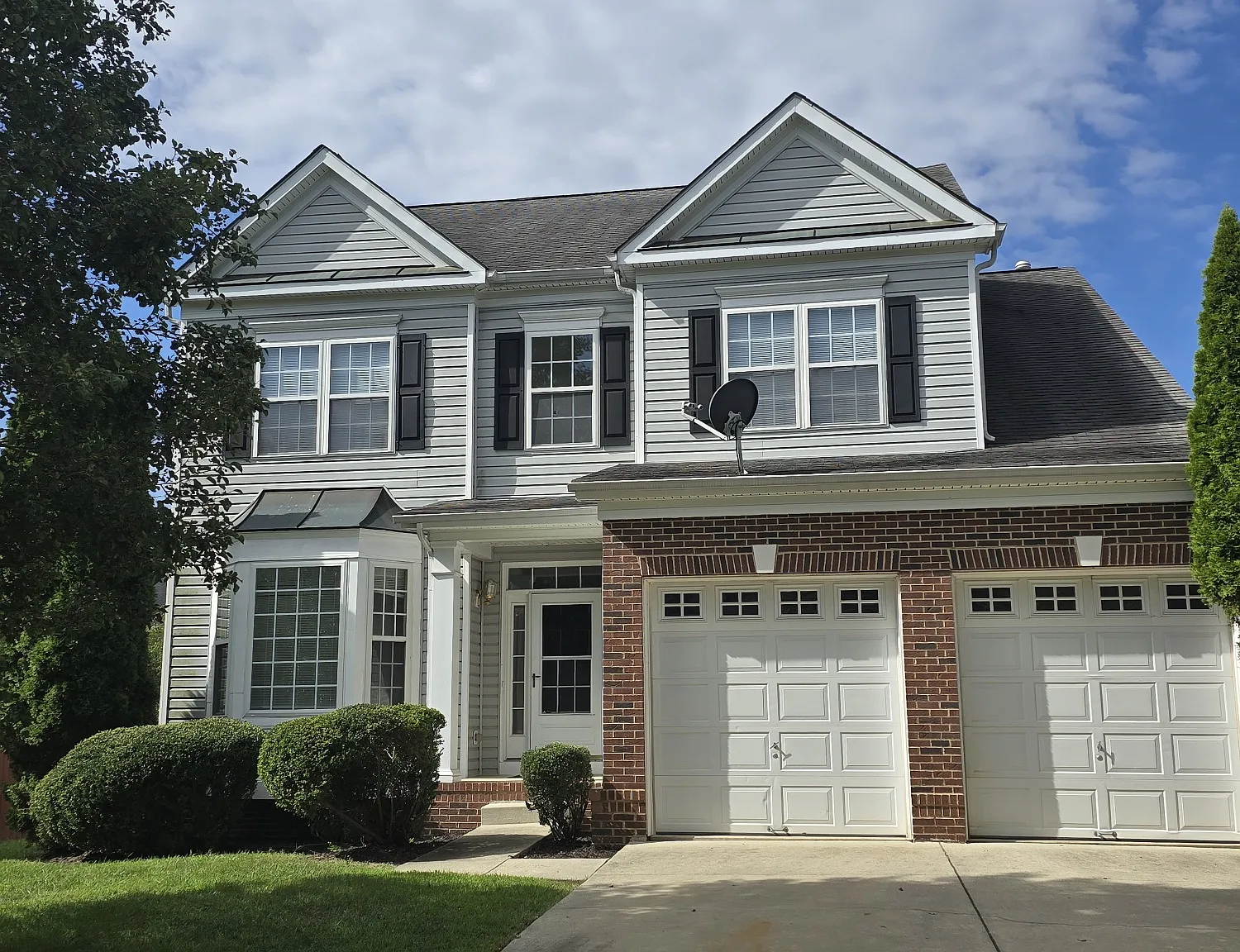 4 bed, 2.5 bath, 2748 sqft, $3,195 — Photo 1