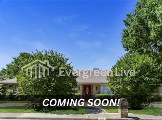 206 Club Brook Cir, Desoto, TX 75115