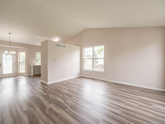 2nd image of 636 Hamilton Ln