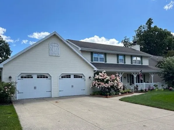 1427 S 7th St, De Pere, WI 54115