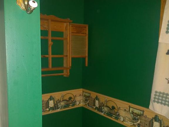 4th image of 9805 N Lake Point Dr