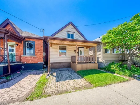 1062 Cannon St E, Hamilton, ON L8L 2H8