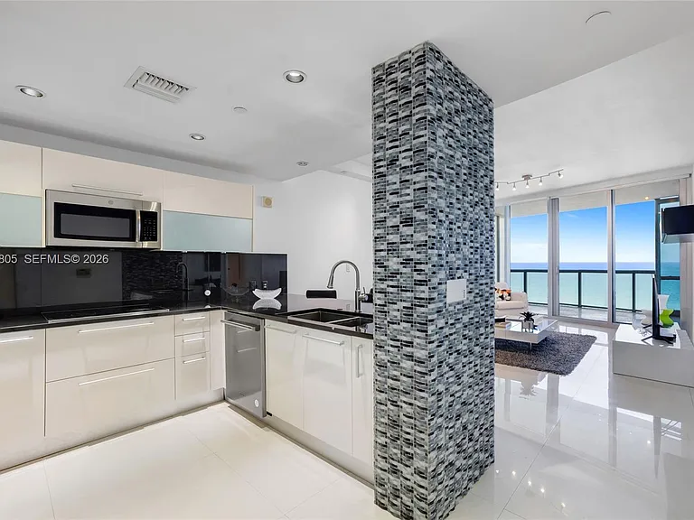 17121 Collins Ave #1406 — Photo 8