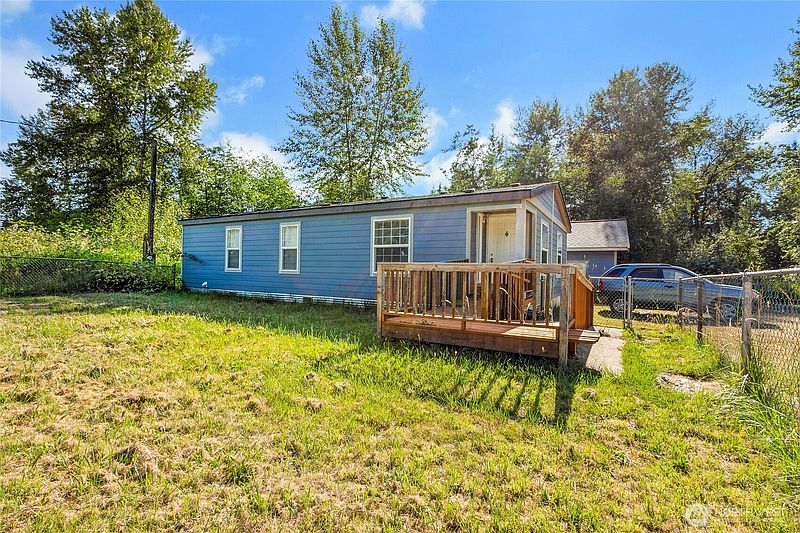 4th image of 12422 26th Avenue E