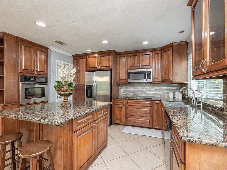 8102 Tall Firs Ln — Photo 16