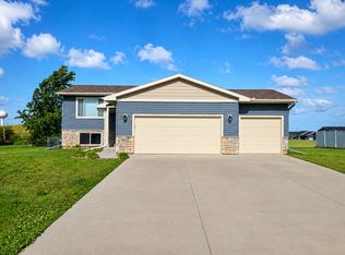 906 7th Ave, Wanamingo, MN 55983