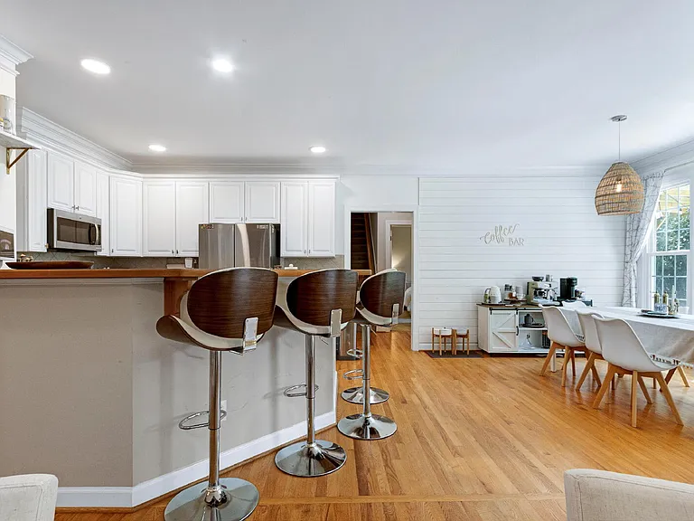 2711 Ashland Dr — Photo 13