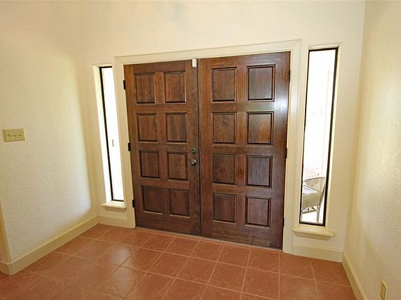 5th image of 2548 Olympia Dr