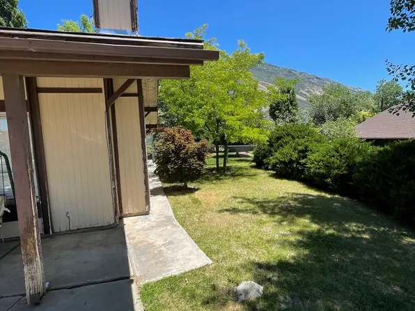 10038 N Willow Ct, Cedar Hills, UT 84062