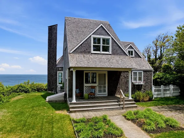 22 Indian Trl, Sagamore Beach, MA 02562