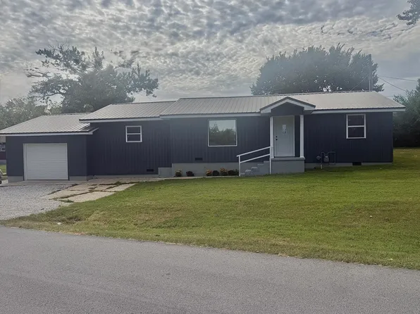 401 N Phelps Avenue, Mansfield, MO 65704