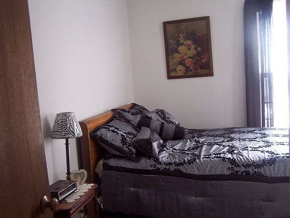 5th image of 507 N Apple St