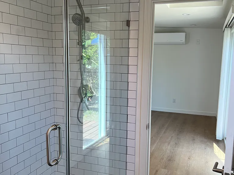 6324 Longview Ave — Photo 6