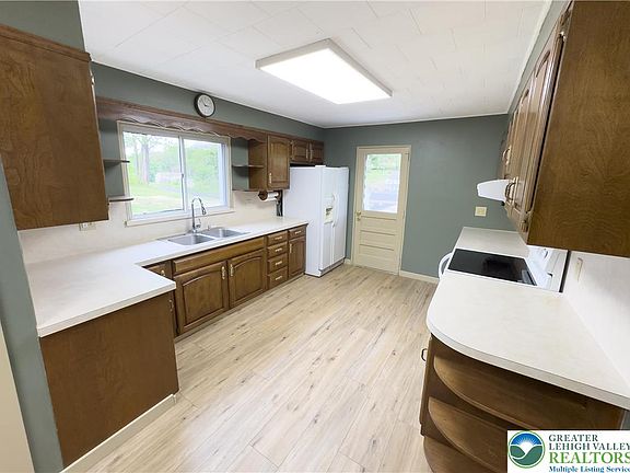 2nd image of 67 Long Run Rd