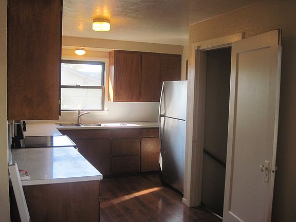 4th image of 2502 S 10th Ave